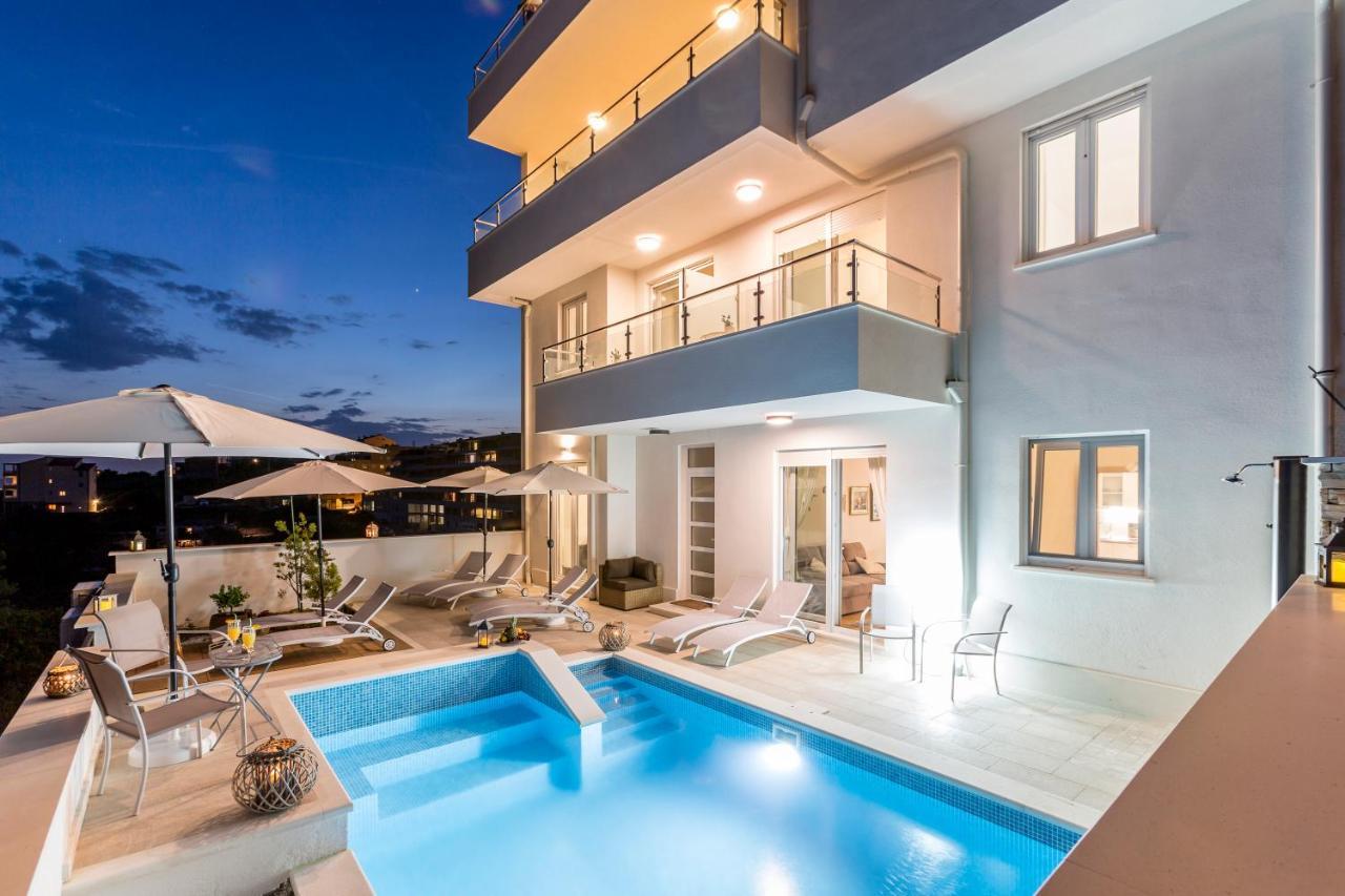 Luxury Villa Bello Horizonte With Swimming Pool Split Exterior foto
