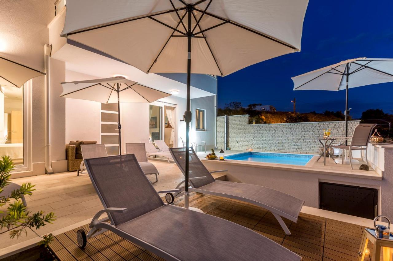 Luxury Villa Bello Horizonte With Swimming Pool Split Exterior foto